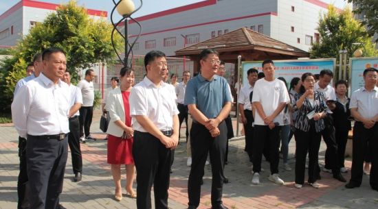 稀土高新區工會(huì )大力推動(dòng)“ 五三三”工作機制，全面提升廠(chǎng)務(wù)公開(kāi)民主管理工作提質(zhì)增效